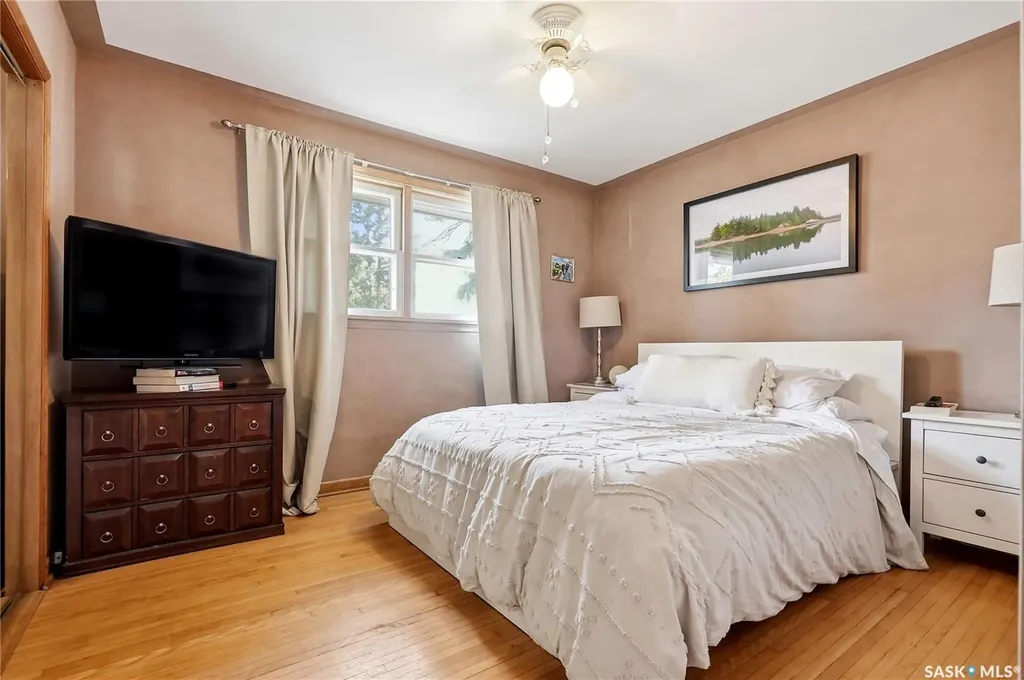 2102 Cumberland Avenue S Saskatoon SK S7J 1Z3