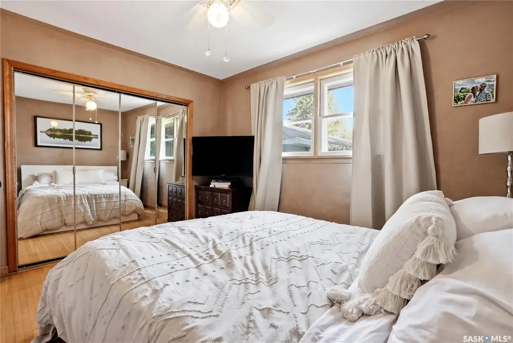 2102 Cumberland Avenue S Saskatoon SK S7J 1Z3