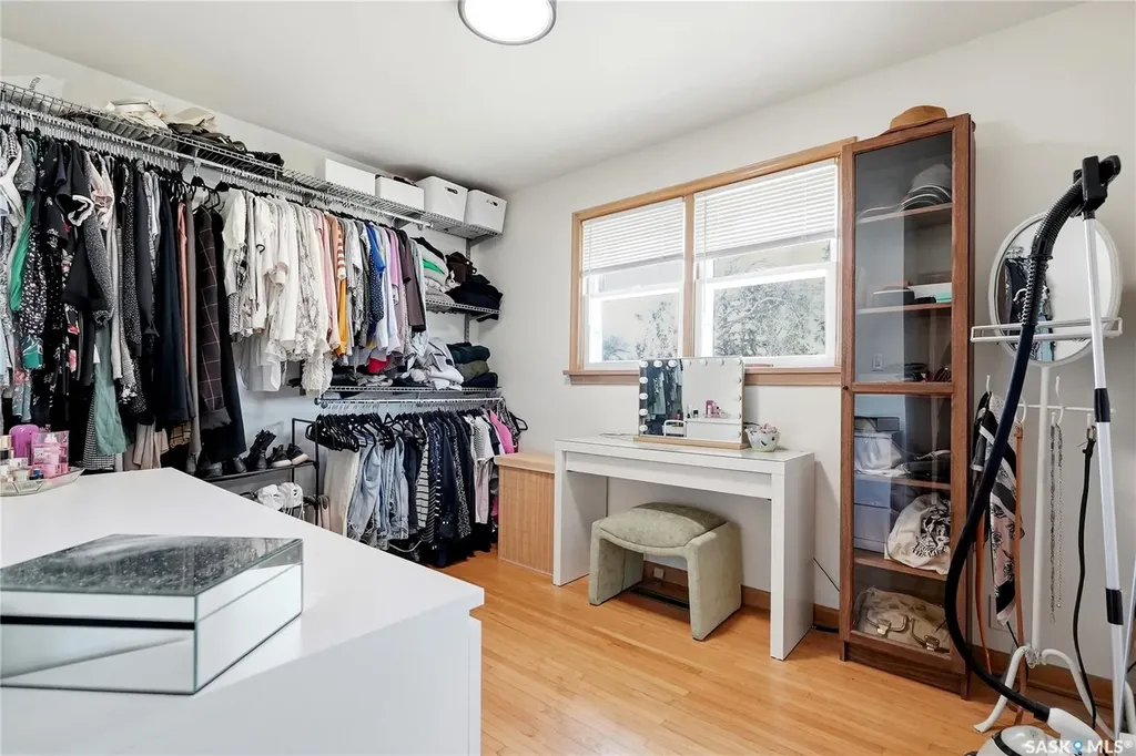 2102 Cumberland Avenue S Saskatoon SK S7J 1Z3