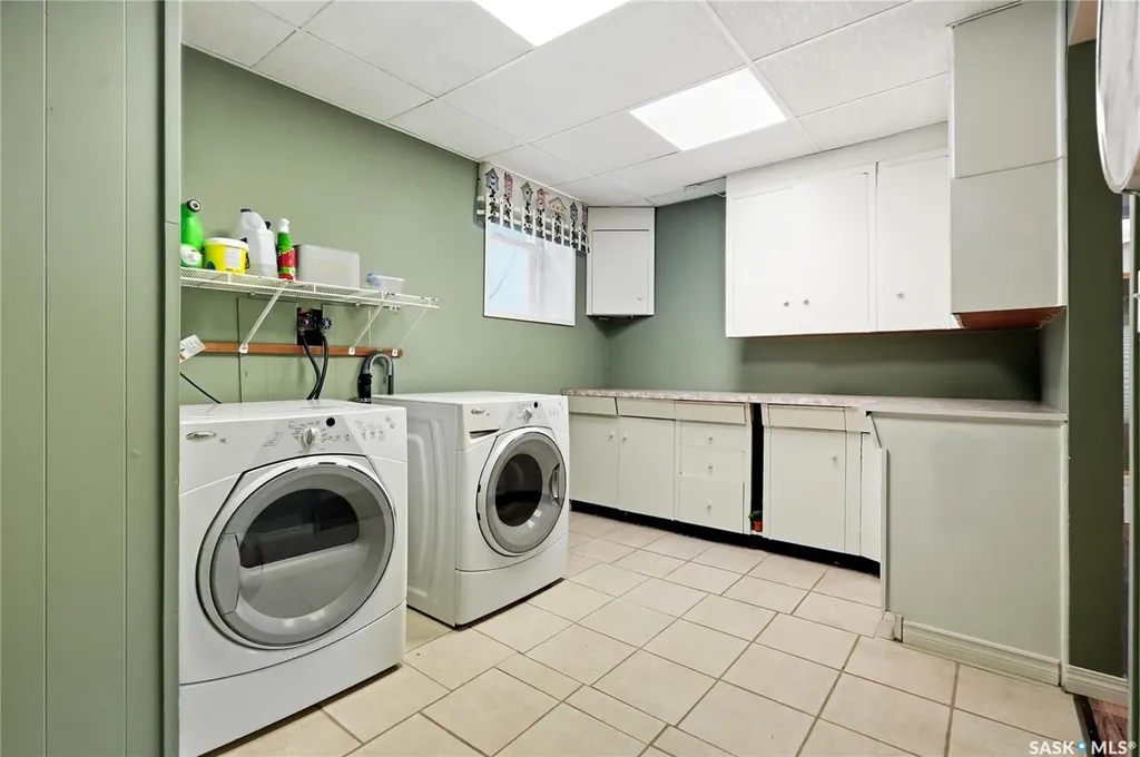 2102 Cumberland Avenue S Saskatoon SK S7J 1Z3