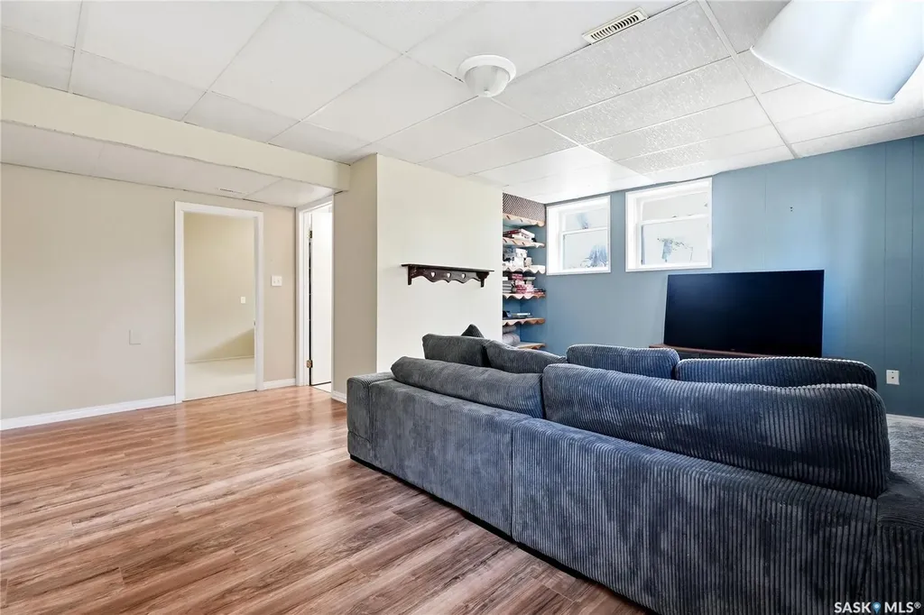2102 Cumberland Avenue S Saskatoon SK S7J 1Z3