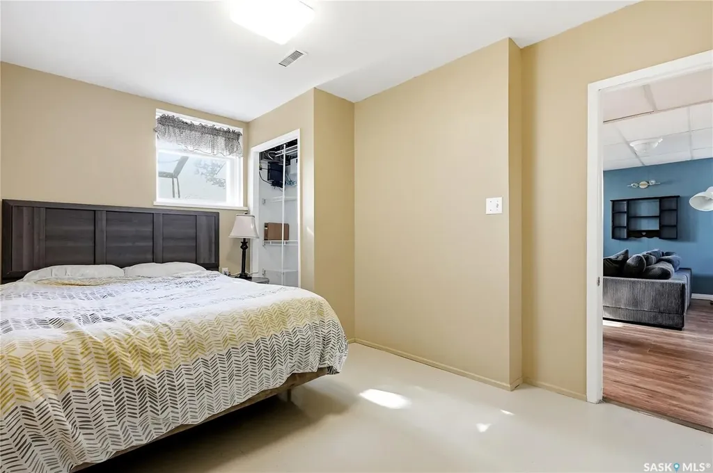 2102 Cumberland Avenue S Saskatoon SK S7J 1Z3