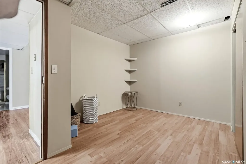2102 Cumberland Avenue S Saskatoon SK S7J 1Z3