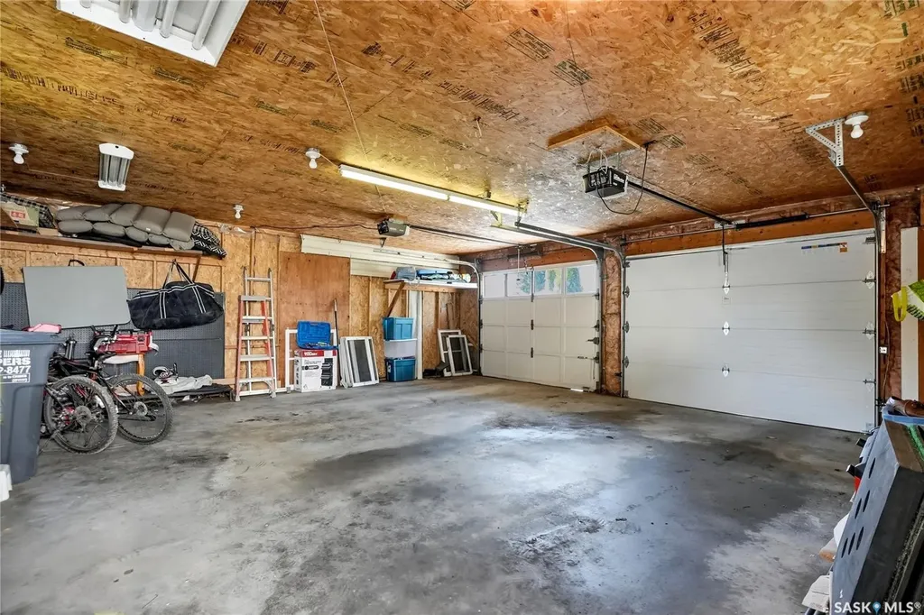 2102 Cumberland Avenue S Saskatoon SK S7J 1Z3