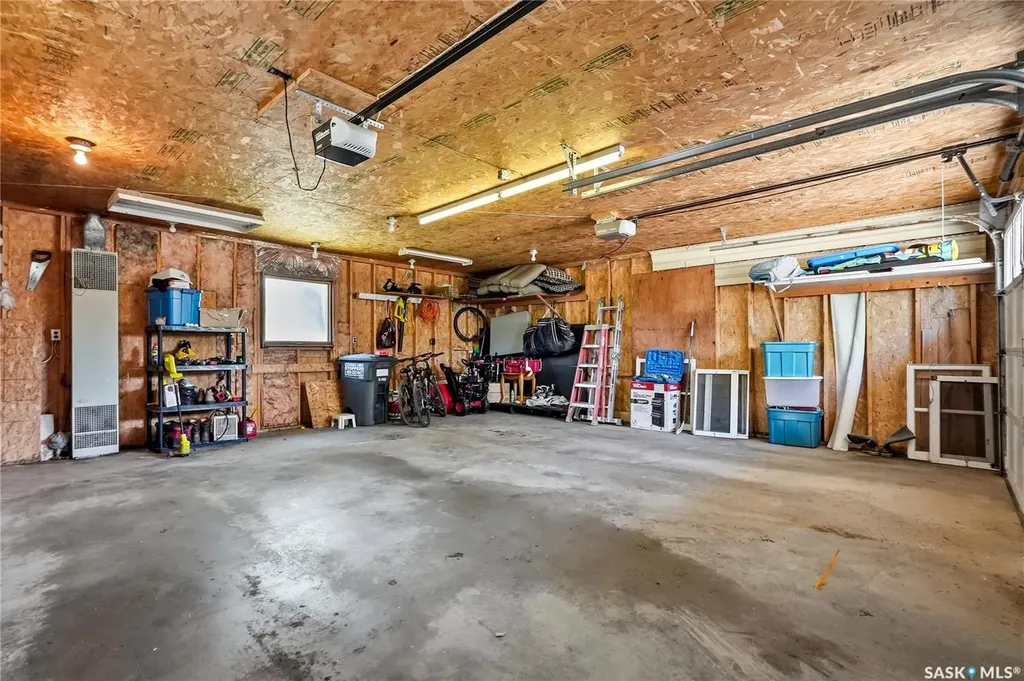 2102 Cumberland Avenue S Saskatoon SK S7J 1Z3