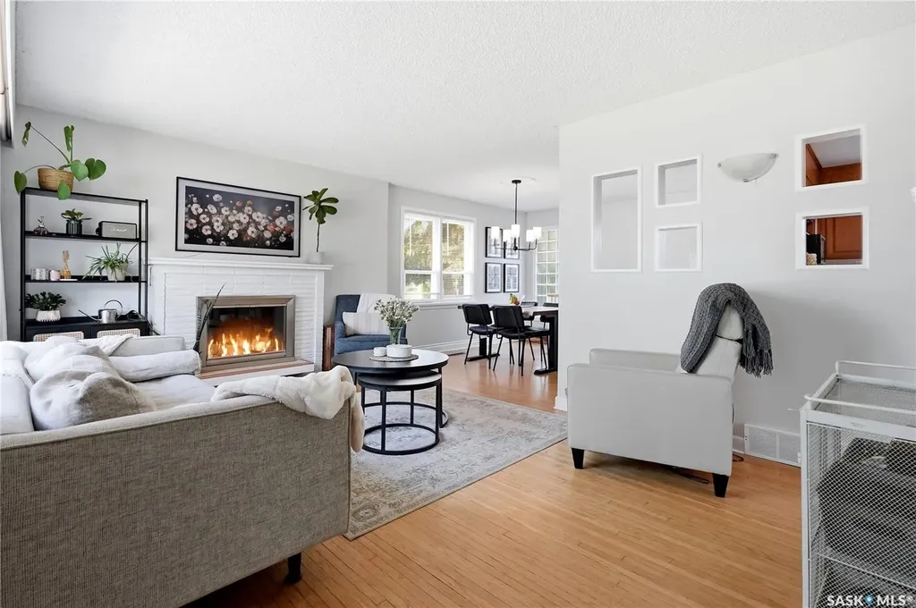 2102 Cumberland Avenue S Saskatoon SK S7J 1Z3