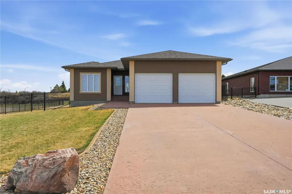 3 Iron Bridge Terrace Moose Jaw SK S6J 0B5