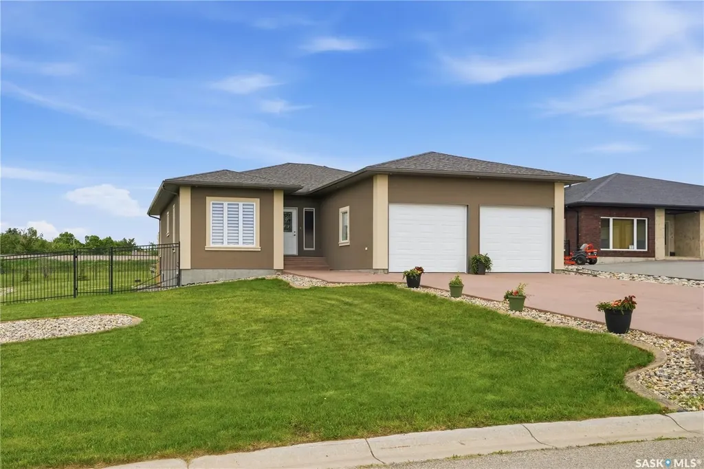 3 Iron Bridge Terrace Moose Jaw SK S6J 0B5