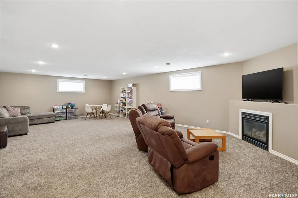 3 Iron Bridge Terrace Moose Jaw SK S6J 0B5