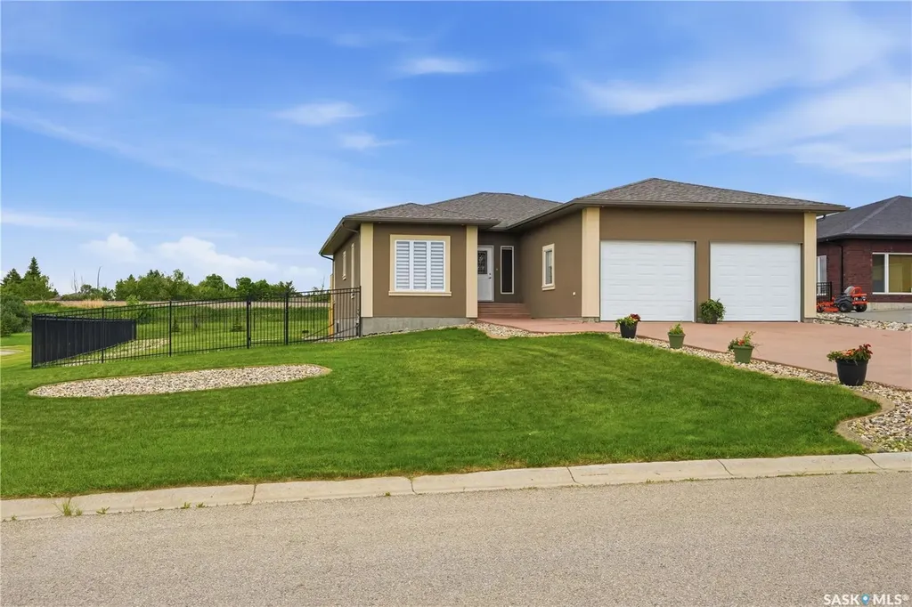3 Iron Bridge Terrace Moose Jaw SK S6J 0B5