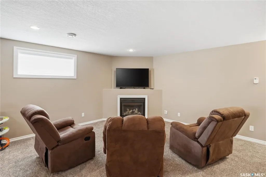 3 Iron Bridge Terrace Moose Jaw SK S6J 0B5