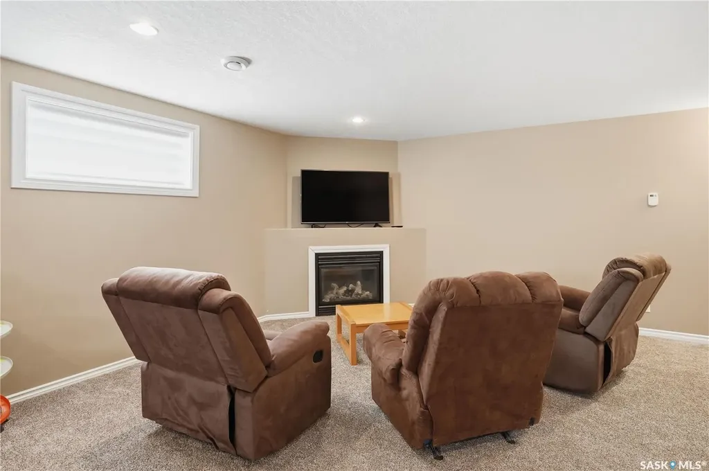 3 Iron Bridge Terrace Moose Jaw SK S6J 0B5