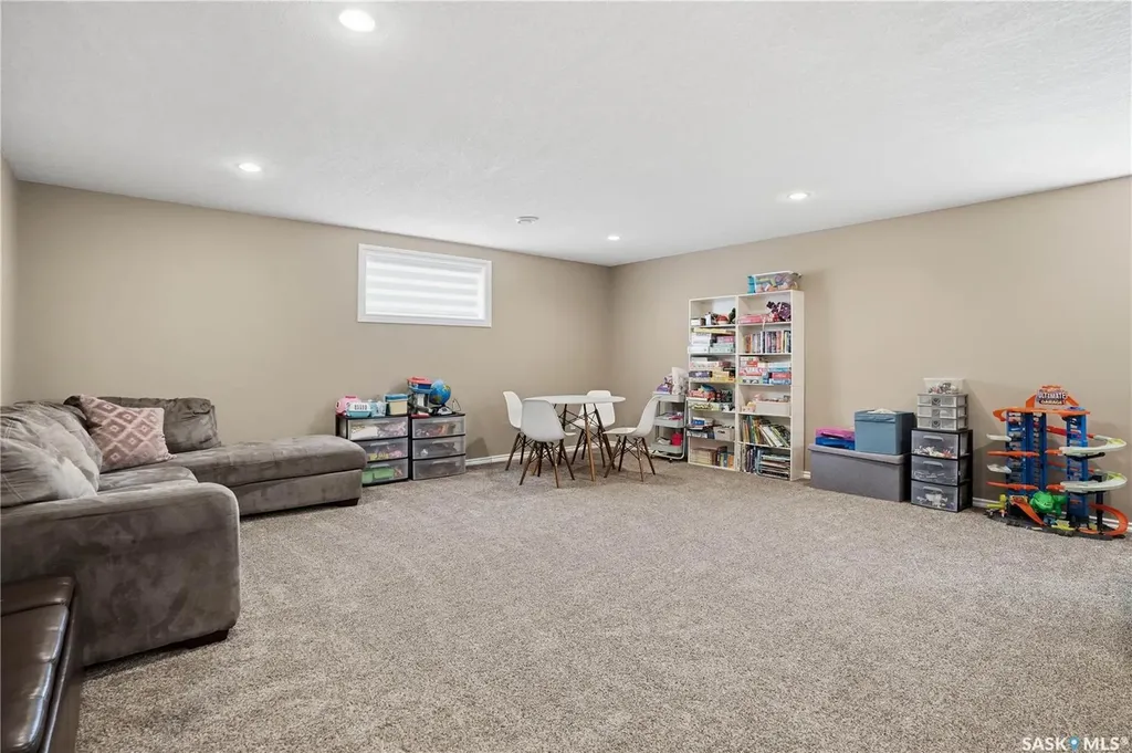 3 Iron Bridge Terrace Moose Jaw SK S6J 0B5