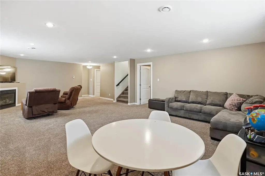 3 Iron Bridge Terrace Moose Jaw SK S6J 0B5