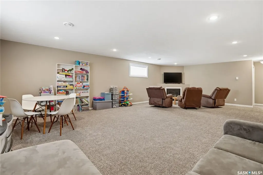 3 Iron Bridge Terrace Moose Jaw SK S6J 0B5