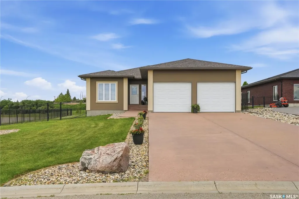 3 Iron Bridge Terrace Moose Jaw SK S6J 0B5