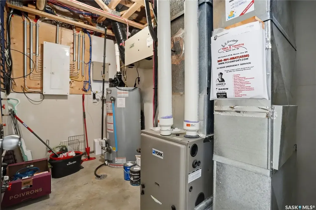 3 Iron Bridge Terrace Moose Jaw SK S6J 0B5
