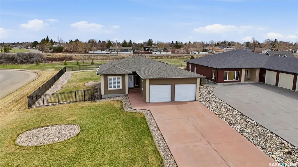 3 Iron Bridge Terrace Moose Jaw SK S6J 0B5
