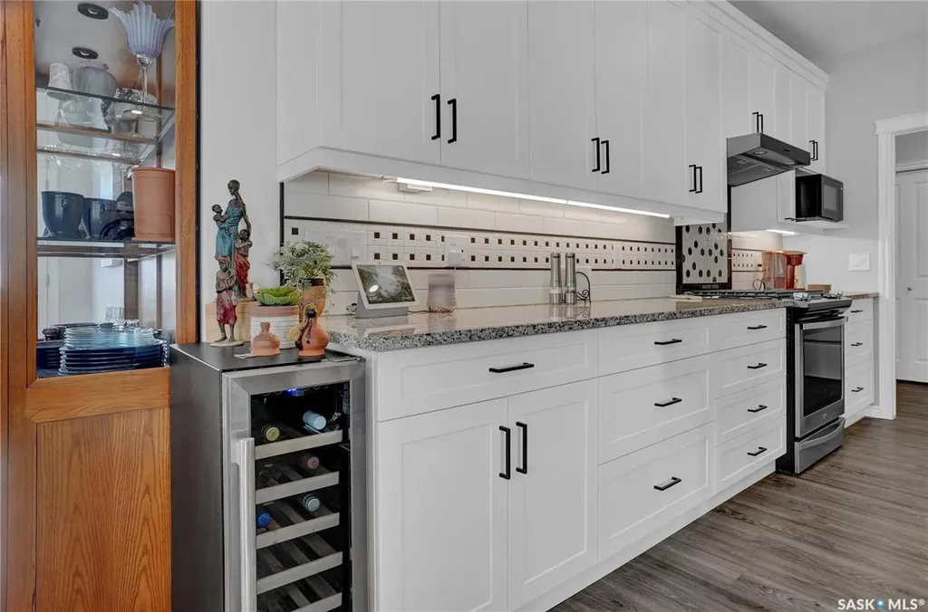 1015 Bradley Street Moose Jaw SK S6H 5Y4