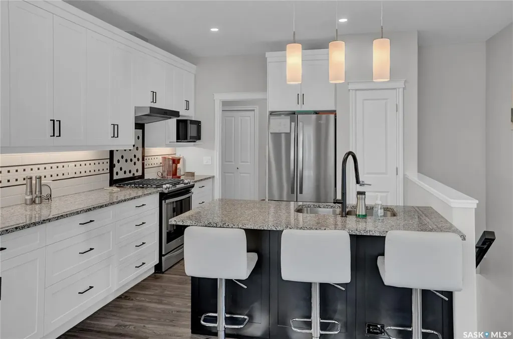 1015 Bradley Street Moose Jaw SK S6H 5Y4