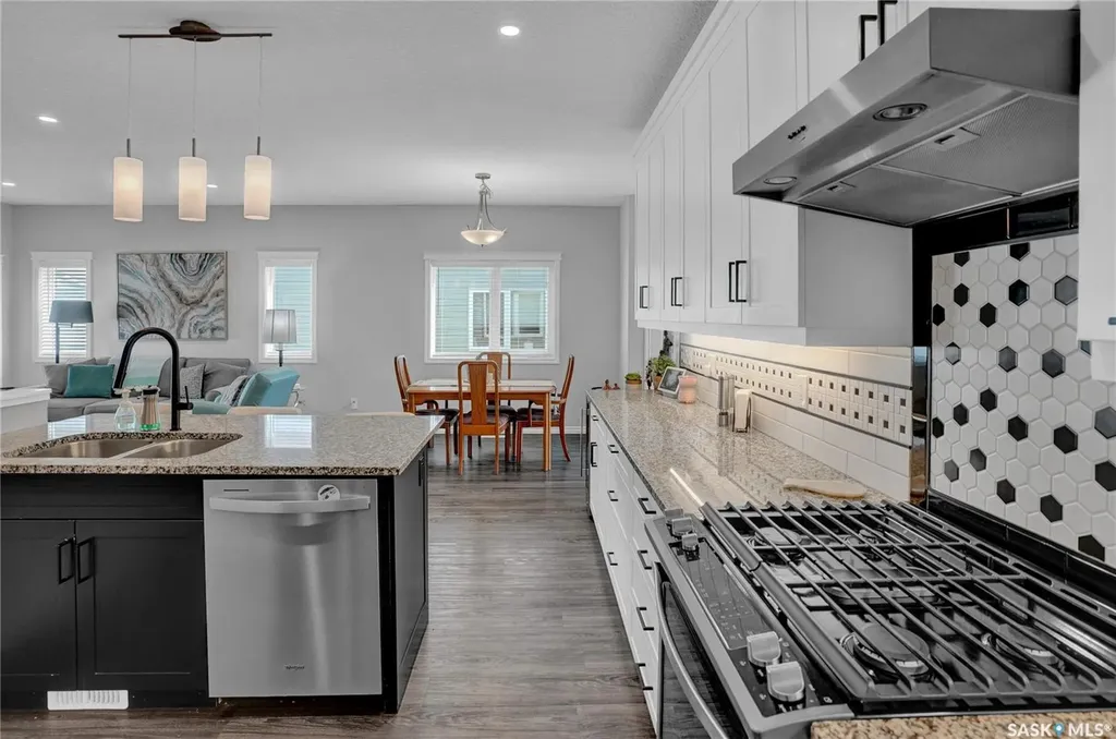 1015 Bradley Street Moose Jaw SK S6H 5Y4