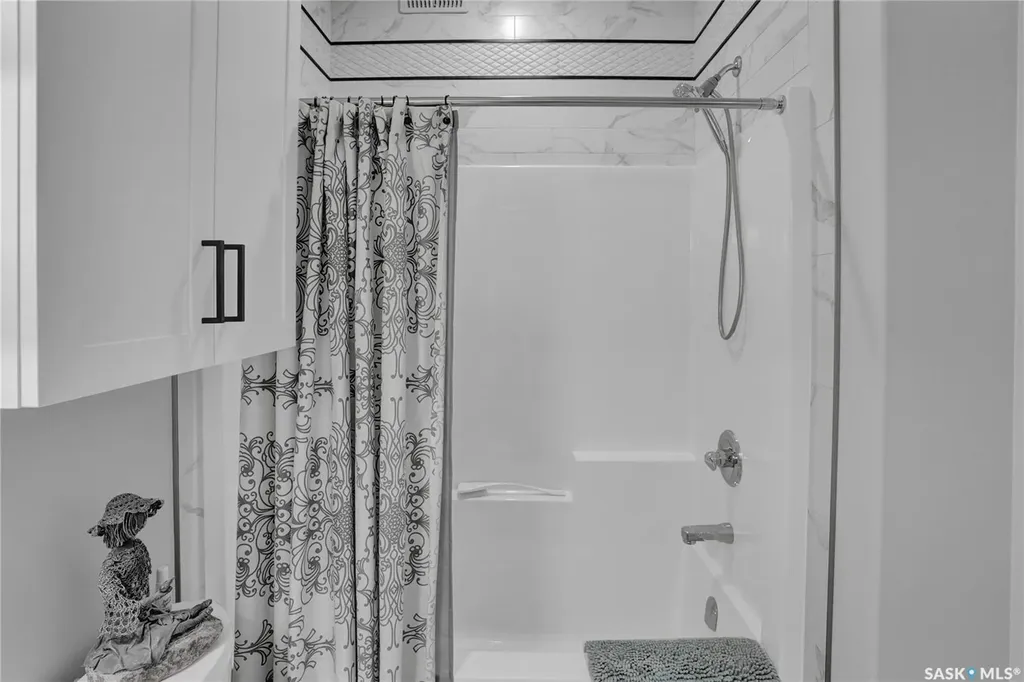1015 Bradley Street Moose Jaw SK S6H 5Y4