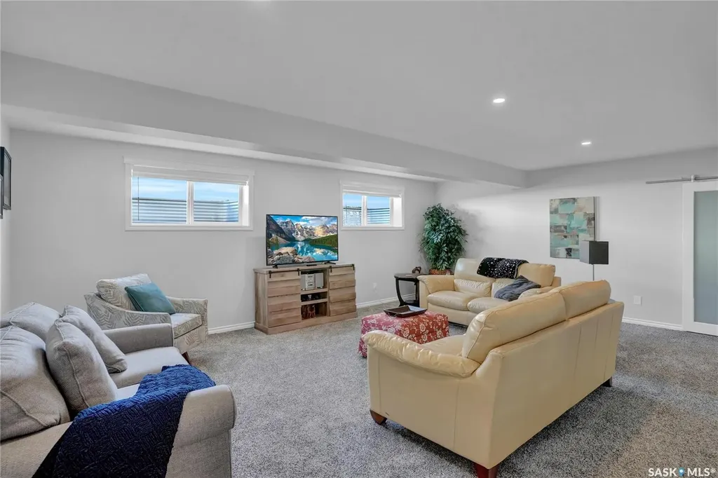 1015 Bradley Street Moose Jaw SK S6H 5Y4