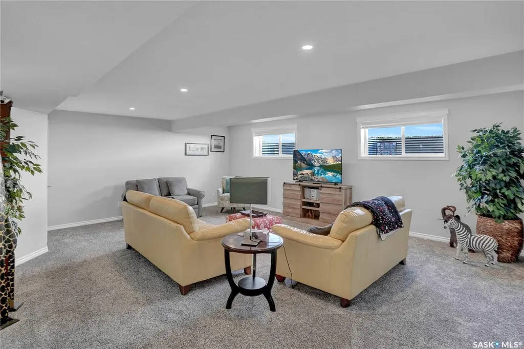 1015 Bradley Street Moose Jaw SK S6H 5Y4
