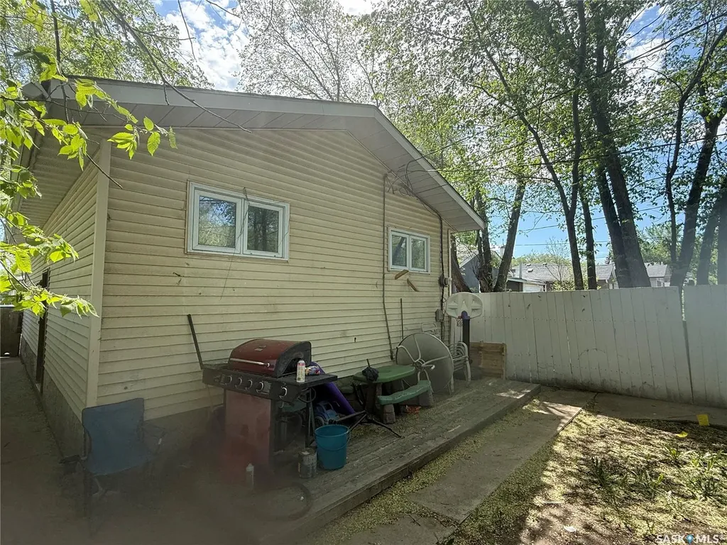 111 M Avenue S Saskatoon SK S7M 2K1