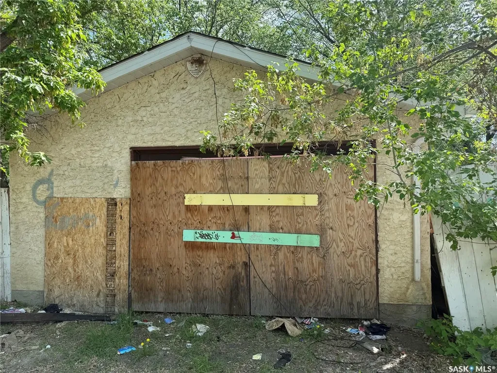 111 M Avenue S Saskatoon SK S7M 2K1