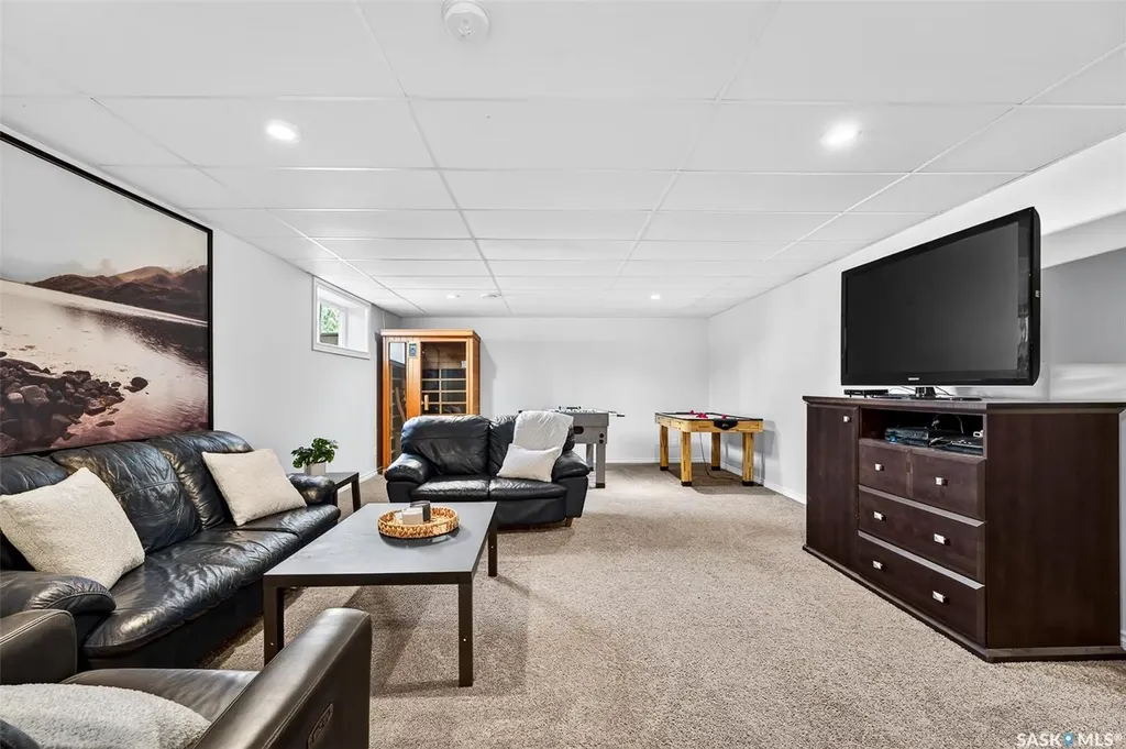 66 Everton Crescent Moose Jaw SK S6K 0A3