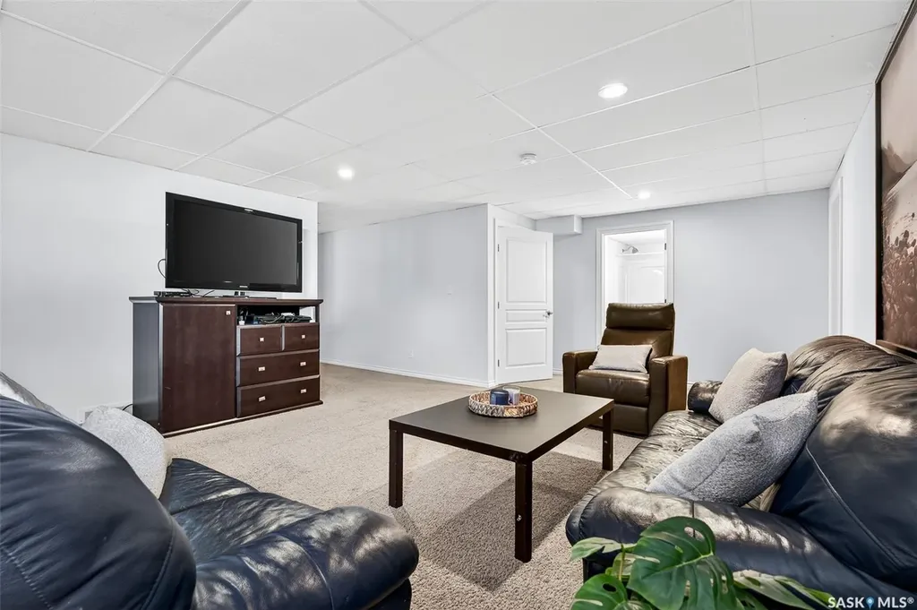 66 Everton Crescent Moose Jaw SK S6K 0A3