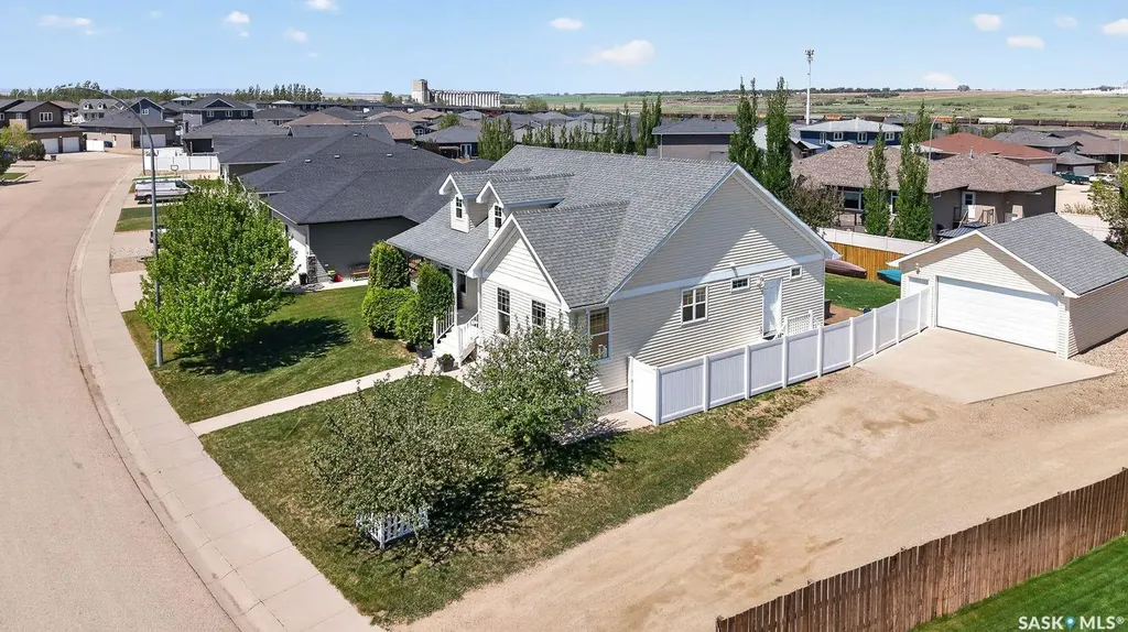 66 Everton Crescent Moose Jaw SK S6K 0A3