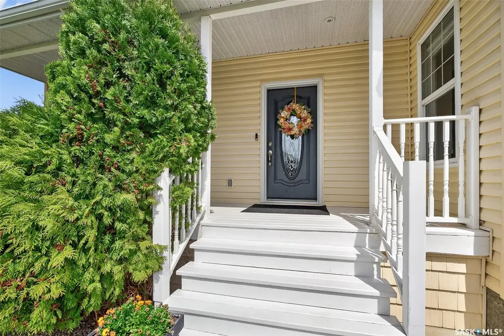 66 Everton Crescent Moose Jaw SK S6K 0A3