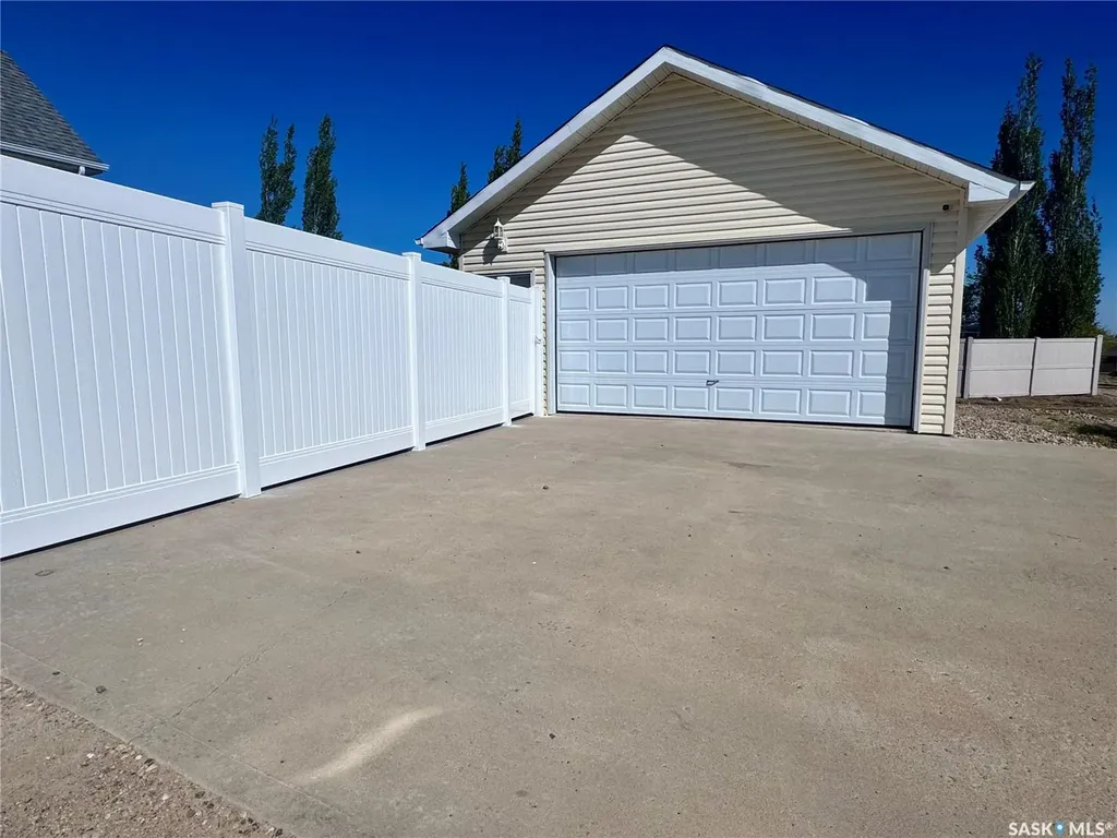 66 Everton Crescent Moose Jaw SK S6K 0A3
