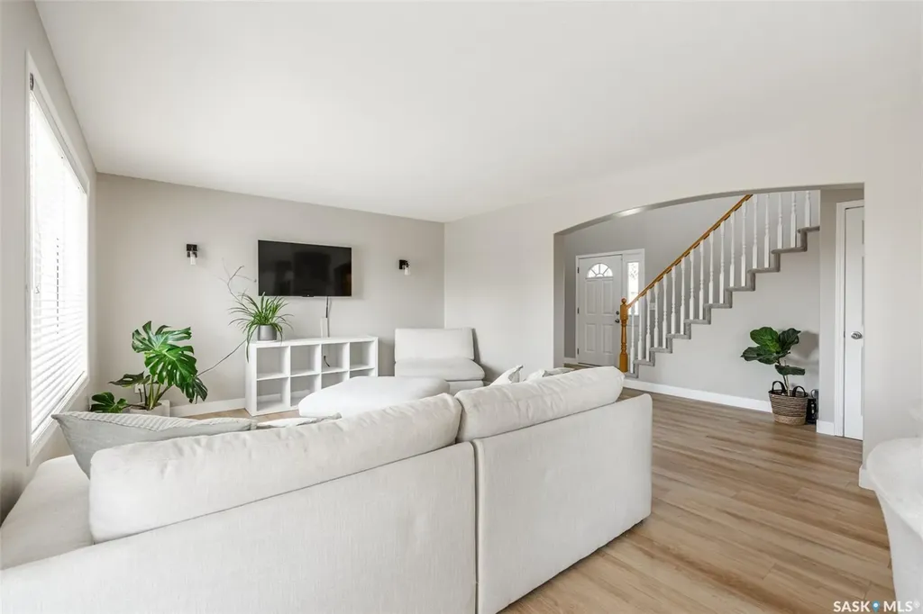 451 Buckwold Cove Saskatoon SK S7N 4W1