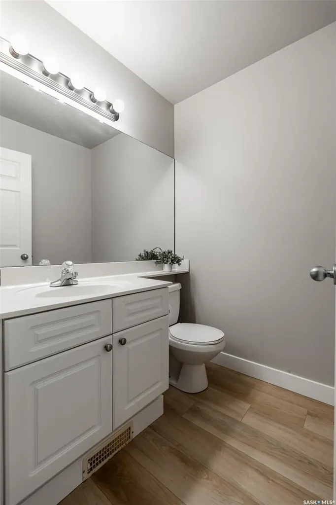 451 Buckwold Cove Saskatoon SK S7N 4W1