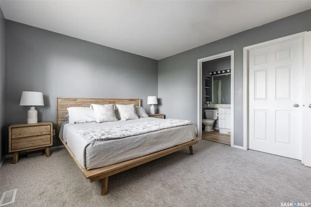 451 Buckwold Cove Saskatoon SK S7N 4W1