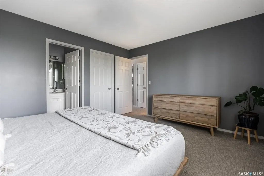 451 Buckwold Cove Saskatoon SK S7N 4W1