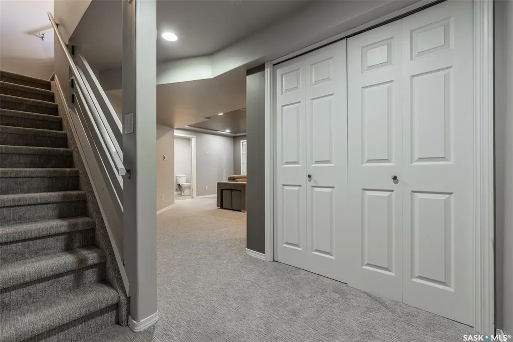 451 Buckwold Cove Saskatoon SK S7N 4W1