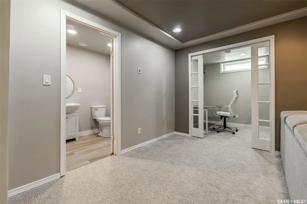 451 Buckwold Cove Saskatoon SK S7N 4W1