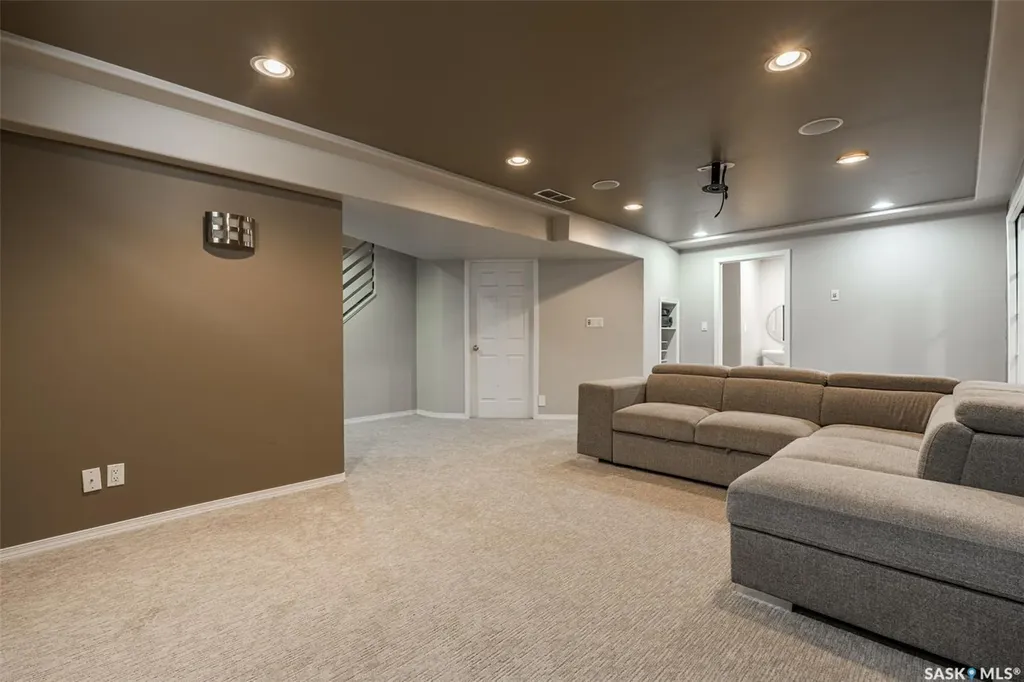 451 Buckwold Cove Saskatoon SK S7N 4W1
