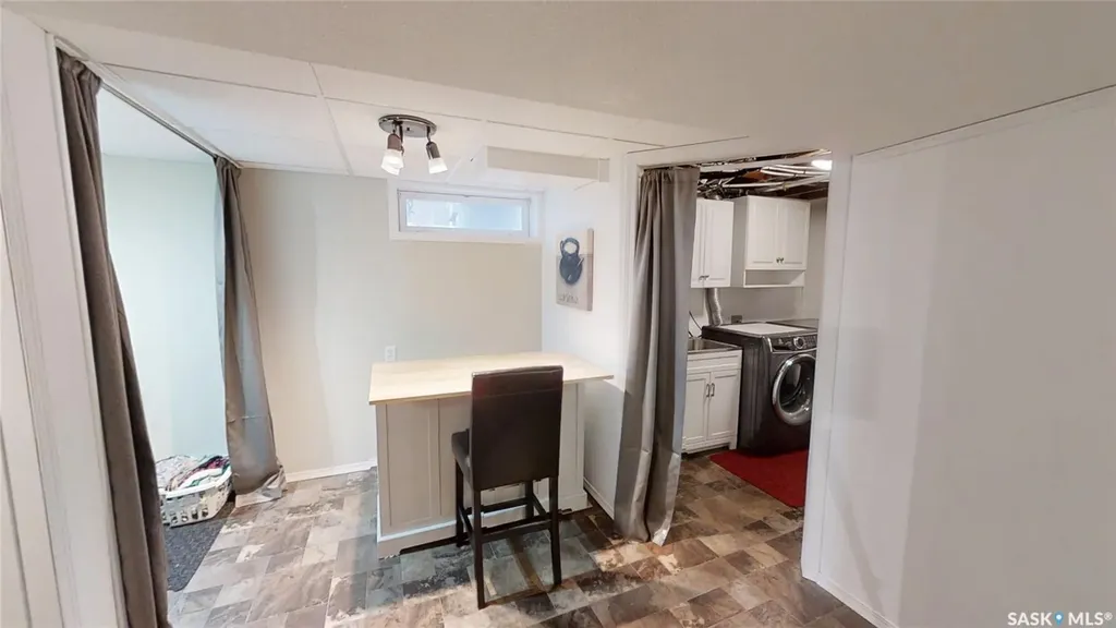 1705 Wiggins Avenue S Saskatoon SK S7H 2K1