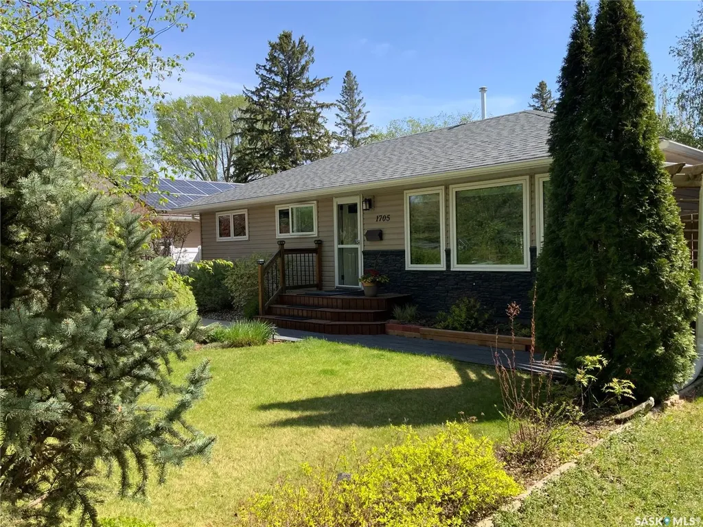 1705 Wiggins Avenue S Saskatoon SK S7H 2K1