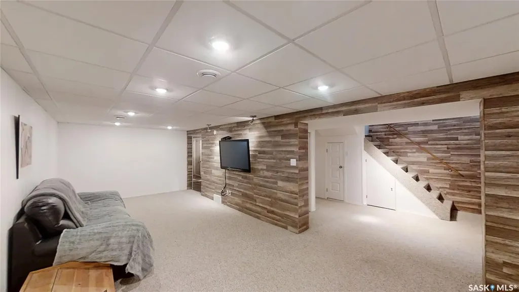 1705 Wiggins Avenue S Saskatoon SK S7H 2K1