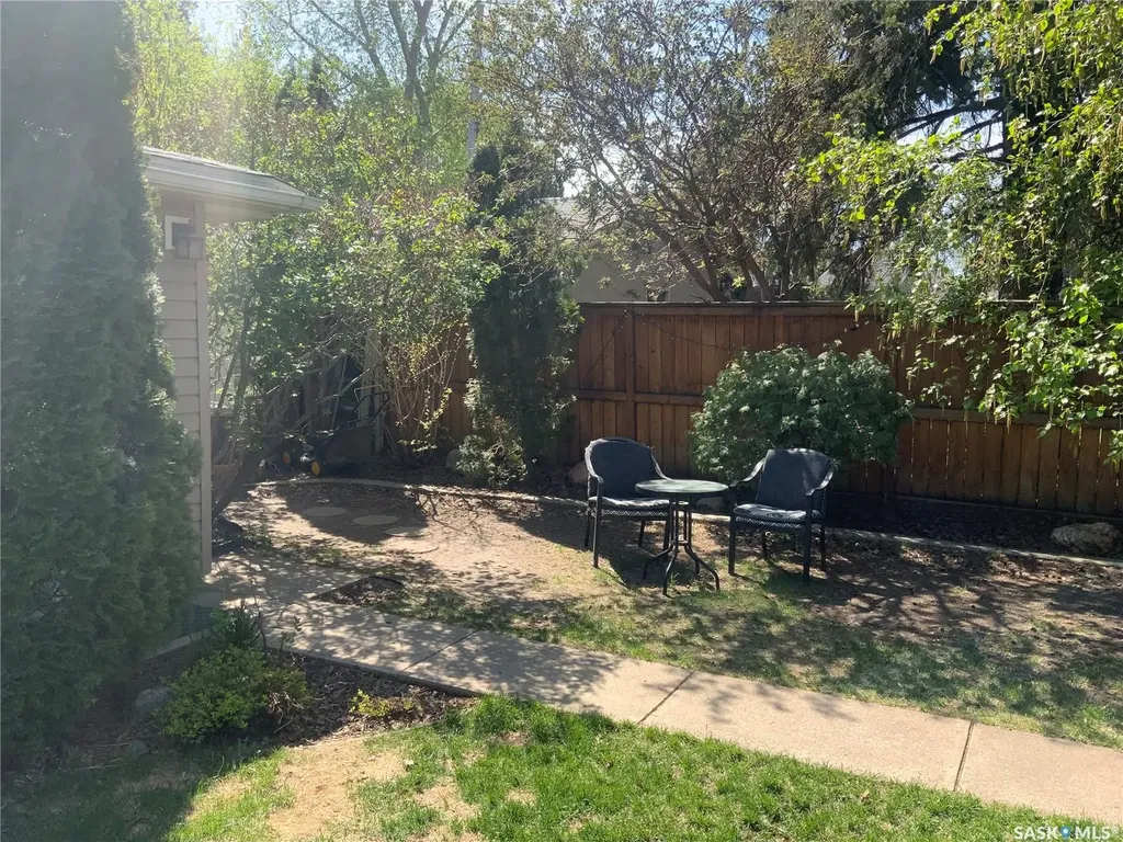 1705 Wiggins Avenue S Saskatoon SK S7H 2K1
