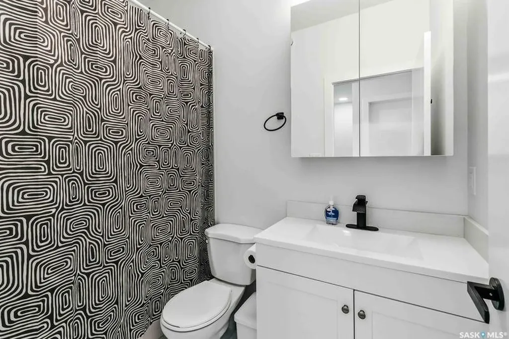235 Feheregyhazi Boulevard Saskatoon SK S7W 1G8