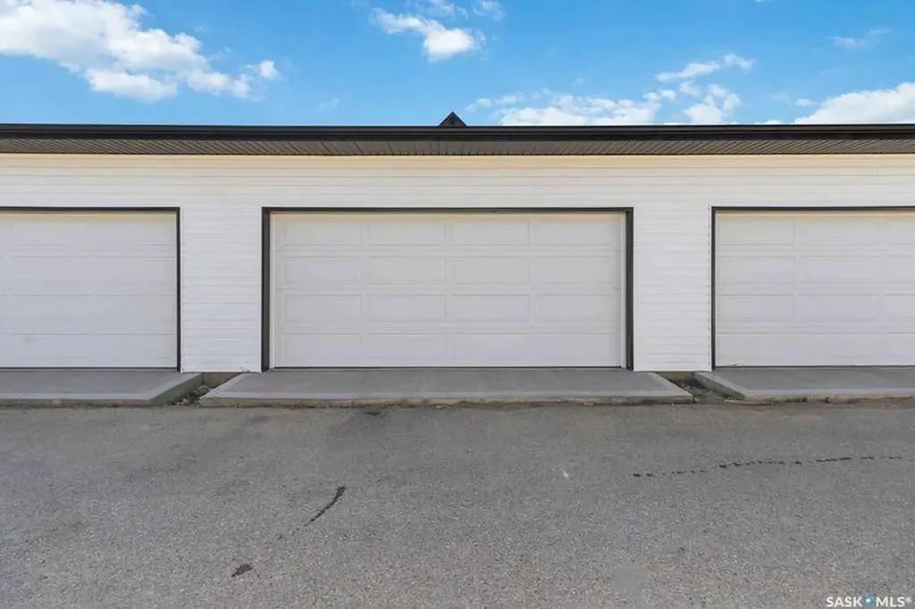 235 Feheregyhazi Boulevard Saskatoon SK S7W 1G8