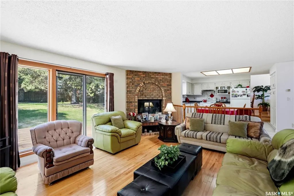 719 Wakaw Terrace Saskatoon SK S7J 4C1