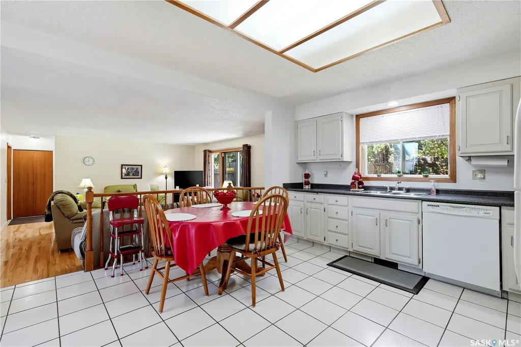 719 Wakaw Terrace Saskatoon SK S7J 4C1
